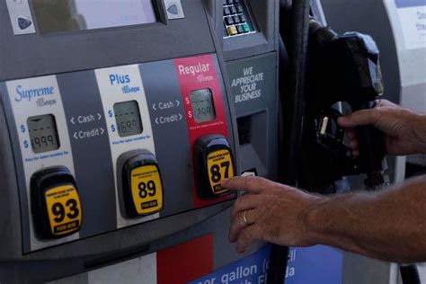 Decreasing gas prices around the Bay Area